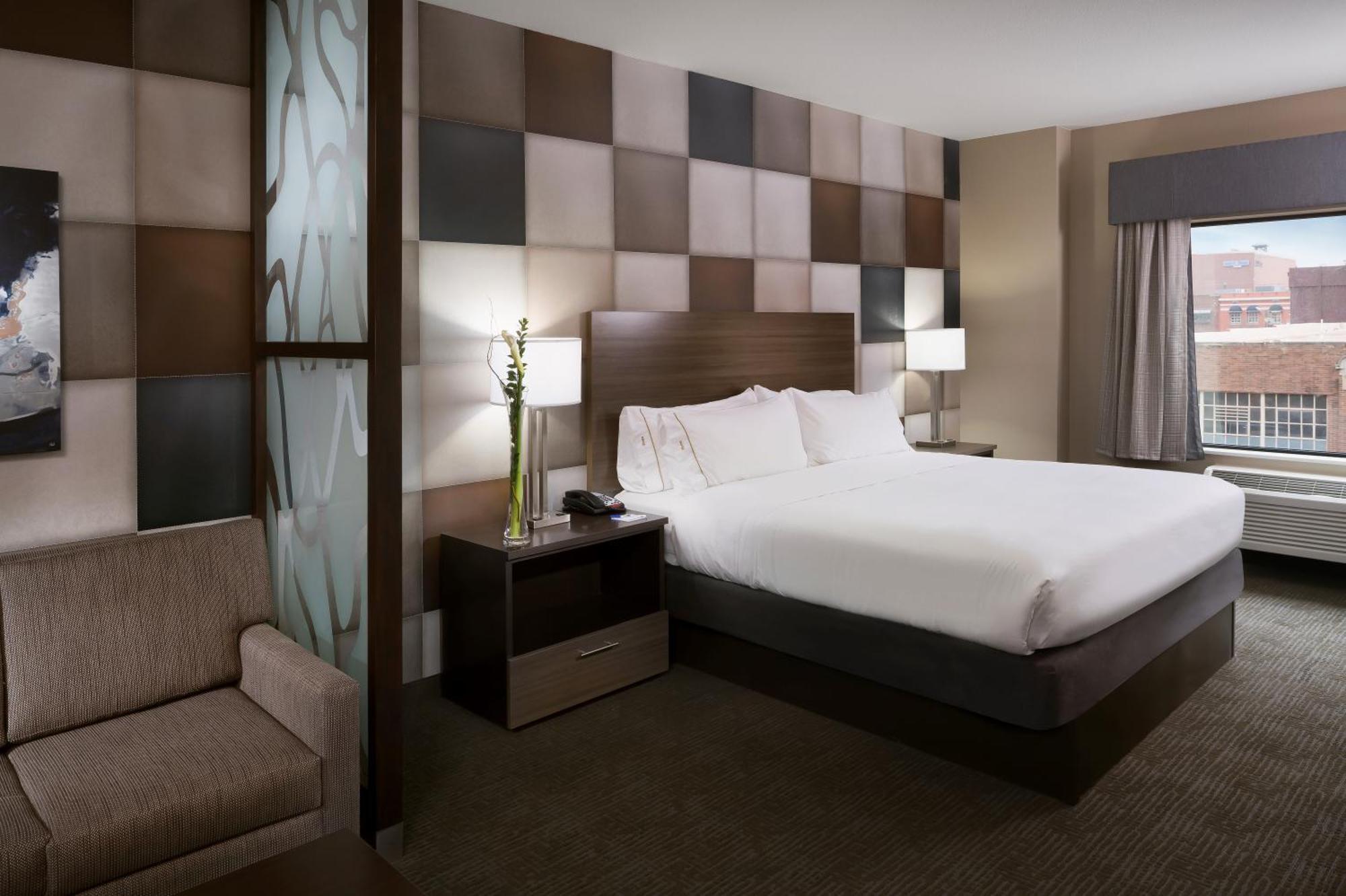 Holiday Inn Express & Suites Oklahoma City Downtown - Bricktown By Ihg Buitenkant foto