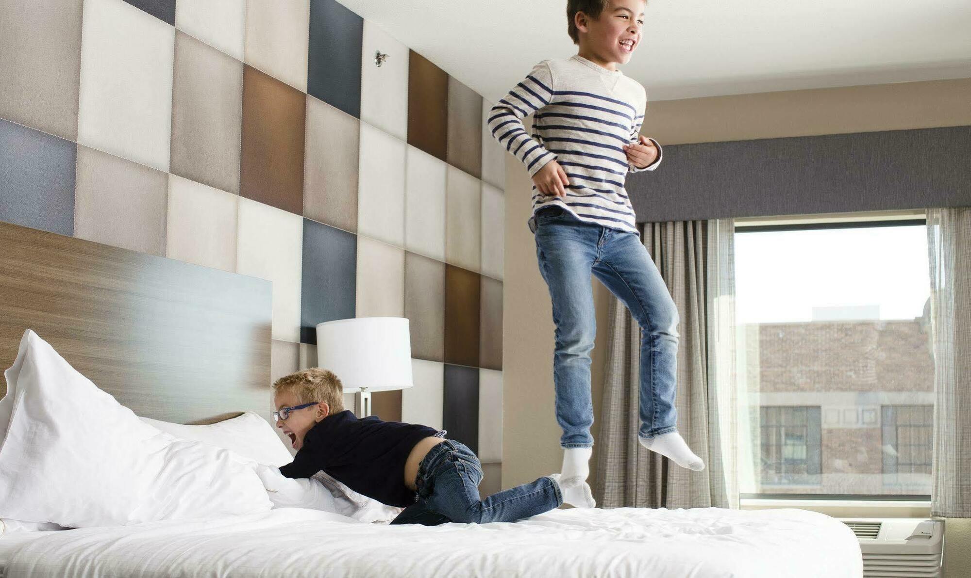 Holiday Inn Express & Suites Oklahoma City Downtown - Bricktown By Ihg Buitenkant foto